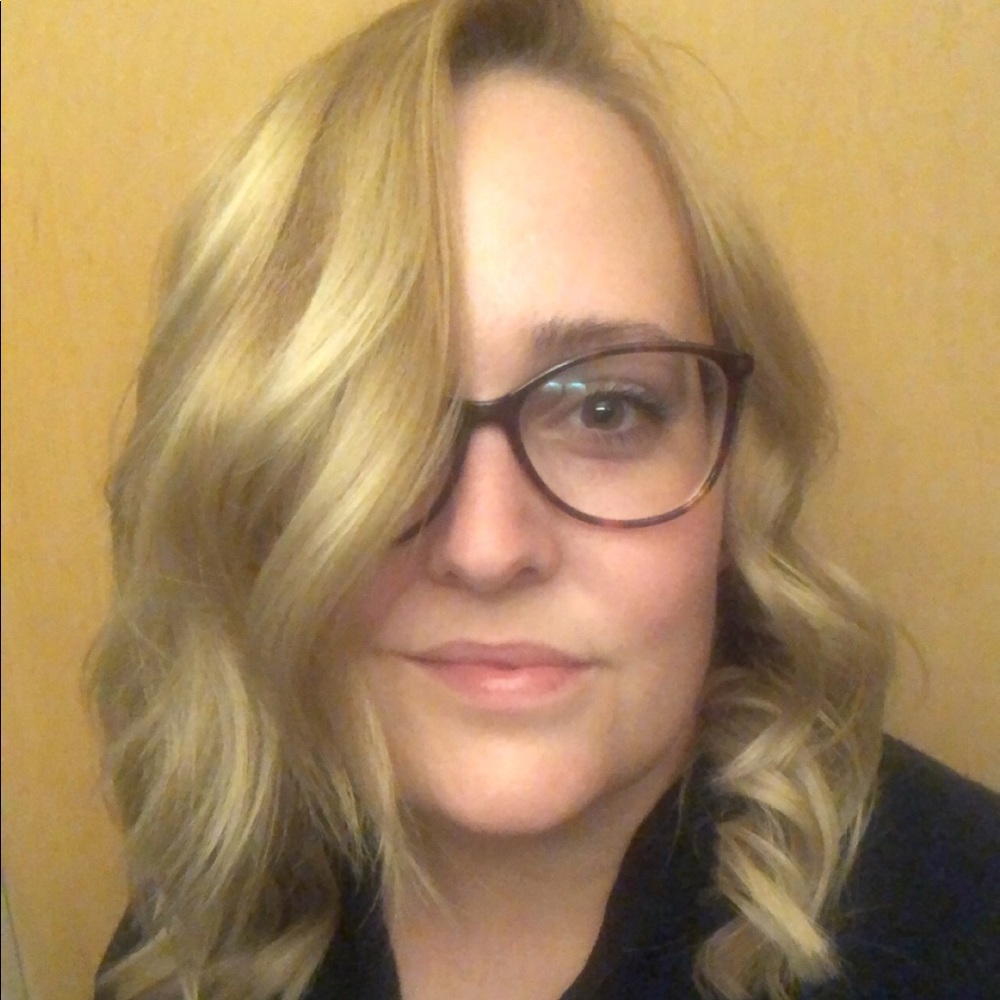 Meet your Posher, Laura